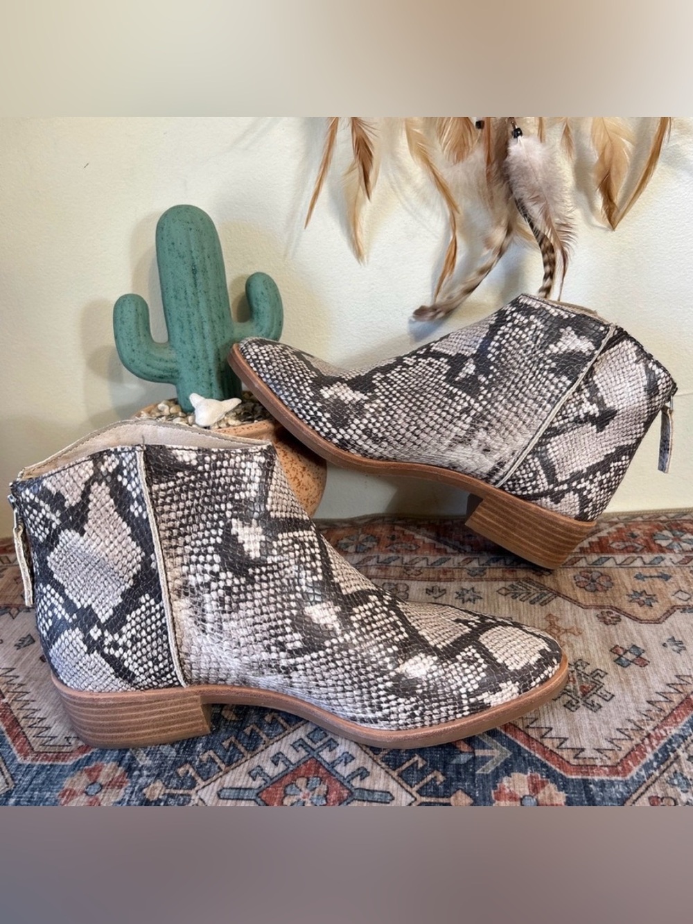 Dolce Vita Brown Tan Python Snake Reptile Print Zip Back Ankle Boots